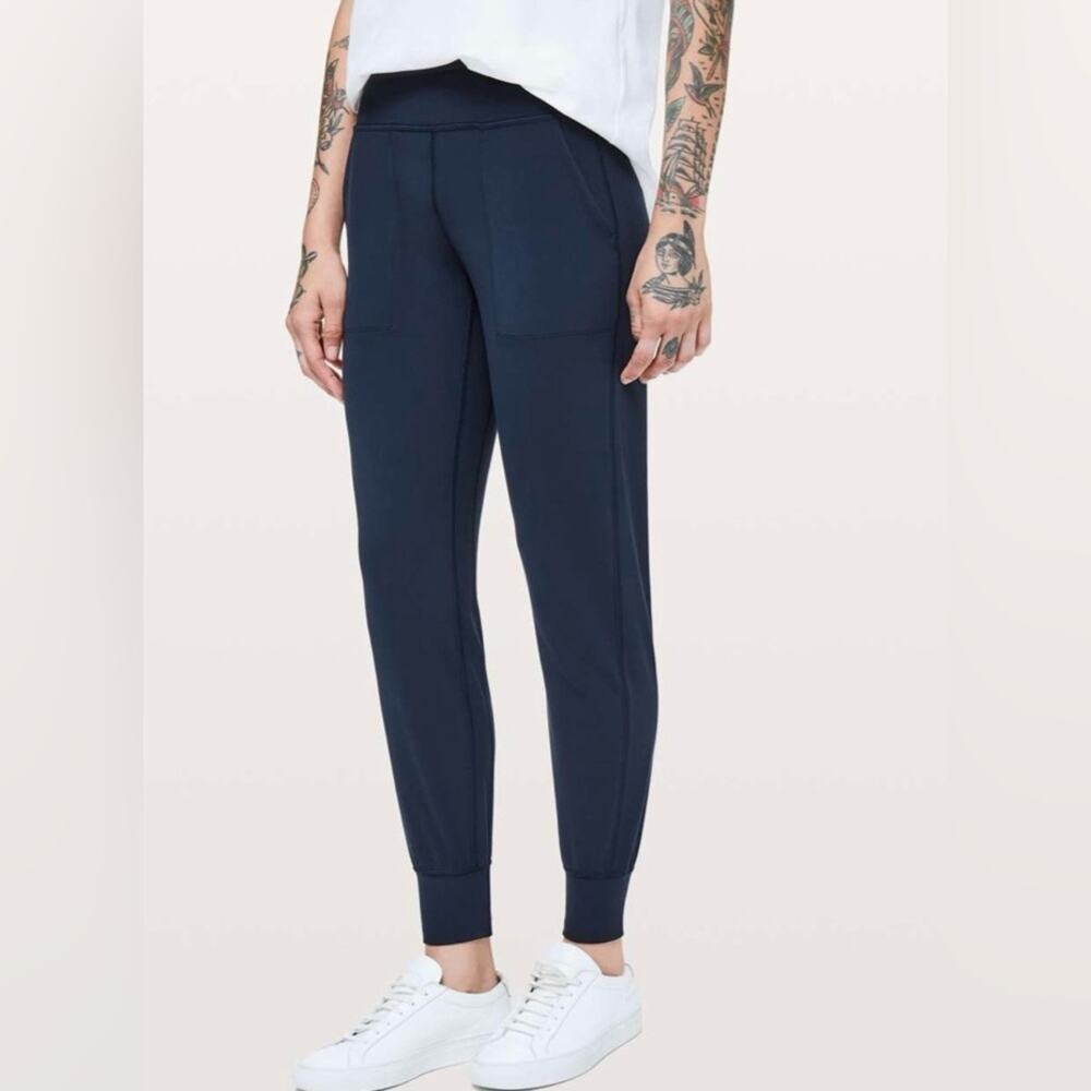 Lululemon Align Jogger Pants 28" size 4 True Navy Blue Athleisure Pockets Casual